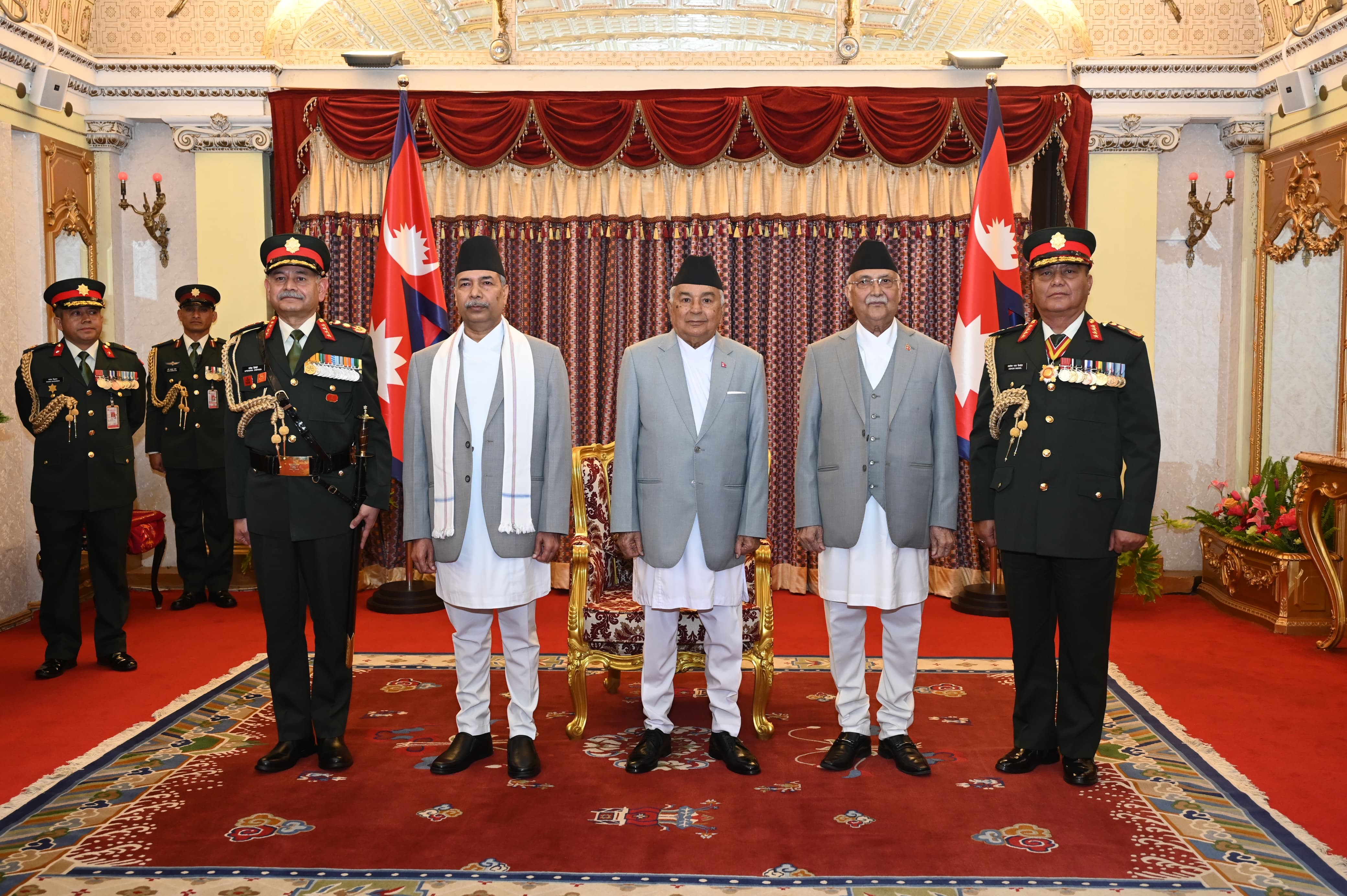 भारतीय स्थल सेनाध्यक्ष द्विवेदीलाई मानार्थ महारथीको दज्र्यानी चिन्ह प्रदान 