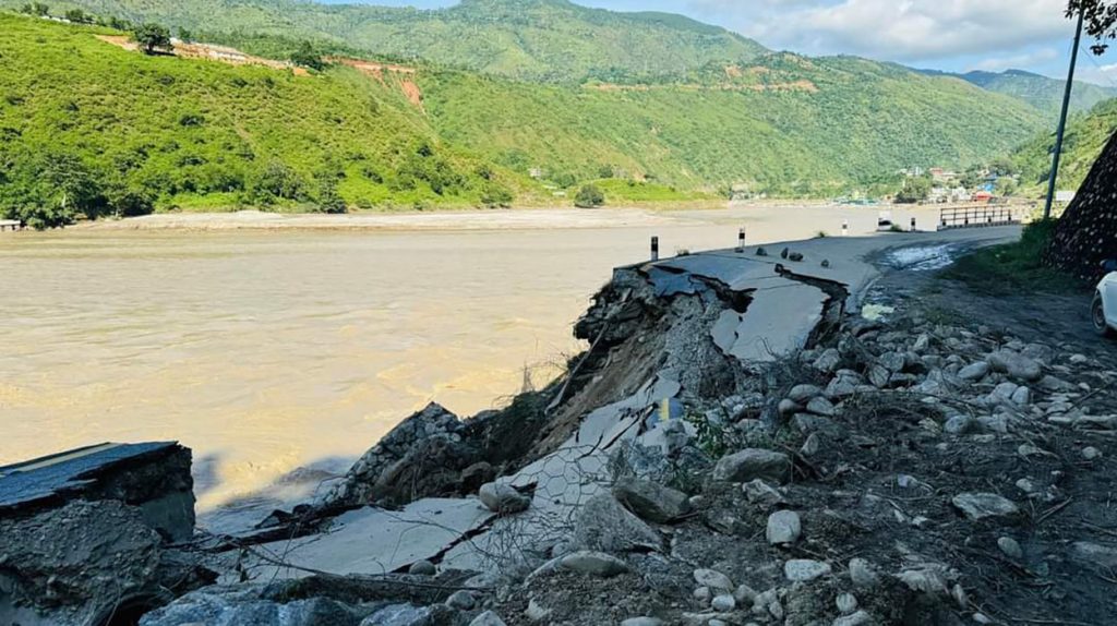 वीपी राजमार्ग दशैं अगाडि खुलाउन नसकिने भौतिक पूर्वाधार मन्त्रालयको  निष्कर्ष